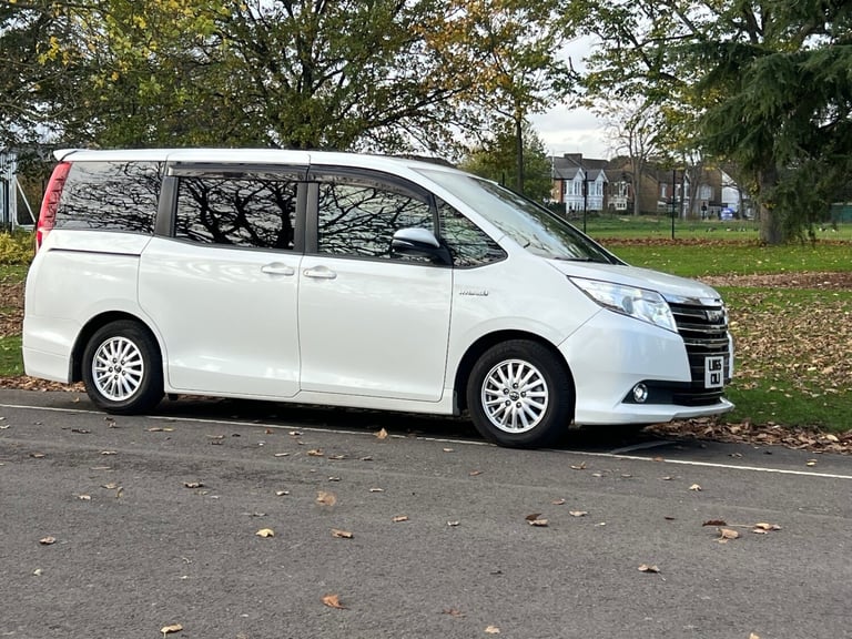 2015 Toyota Noah MPV Hybrid Electric  Automatic