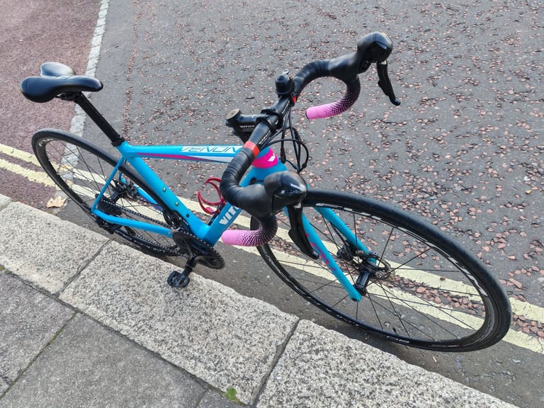 CARBON ROAD BIKE 