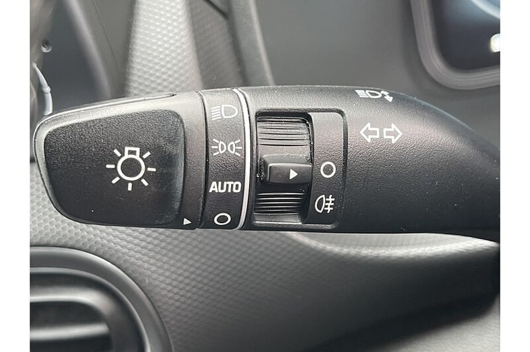 2022 Hyundai KONA T-GDi MHEV SE Connect SUV HYBRID Manual