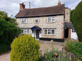 LOVELY COTTAGE in Stadhampton, room to let in houseshare of three