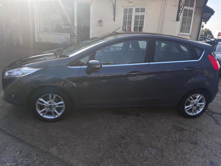 2015 Ford Fiesta 1.0T EcoBoost Zetec Euro 5 (s/s) 5dr HATCHBACK Petrol Manual