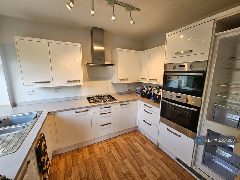 3 bedroom house in St Marys Gardens, Chichester, PO19 (3 bed) (#2604208)