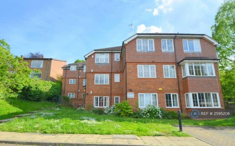 2 bedroom flat in Greatacre, Chesham, HP5 (2 bed) (#2595208)