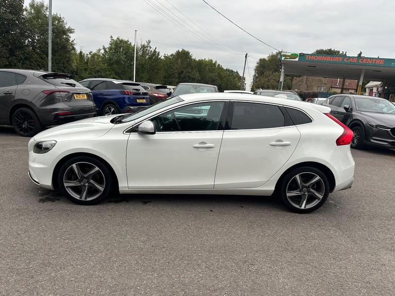 2016 Volvo V40 2.0 D2 R-Design Lux Nav Euro 6 (s/s) 5dr HATCHBACK Diesel Manual