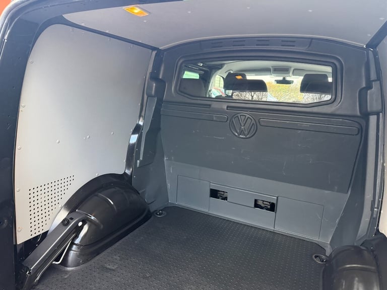 2018 Volkswagen Transporter TDI T30 BlueMotion Tech Highline Kombi DSG 150 VW T6 CREW VAN Combi V...