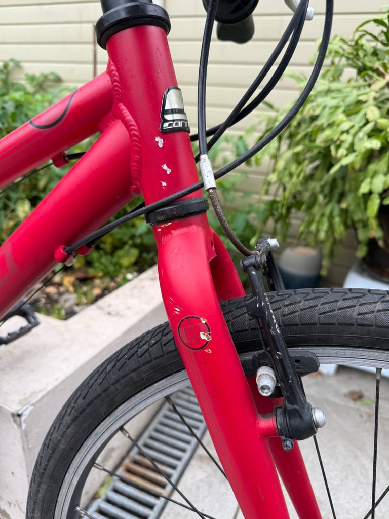 Carrera Saruna Junior Hybrid Bike - 24" Wheel Red frame for age 8-12 years