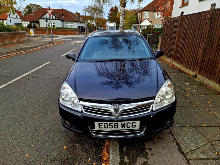 AUTO VAUXHALL ASTRA ESTATE 1.8 ULEZ FREE DRIVES GREAT 