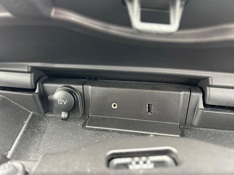 2016 Ford Transit 2.2 TDCi 460 HDT Trend Minibus 5dr Diesel Manual L4 H3 (17 Seats) (196 g/km NA ...