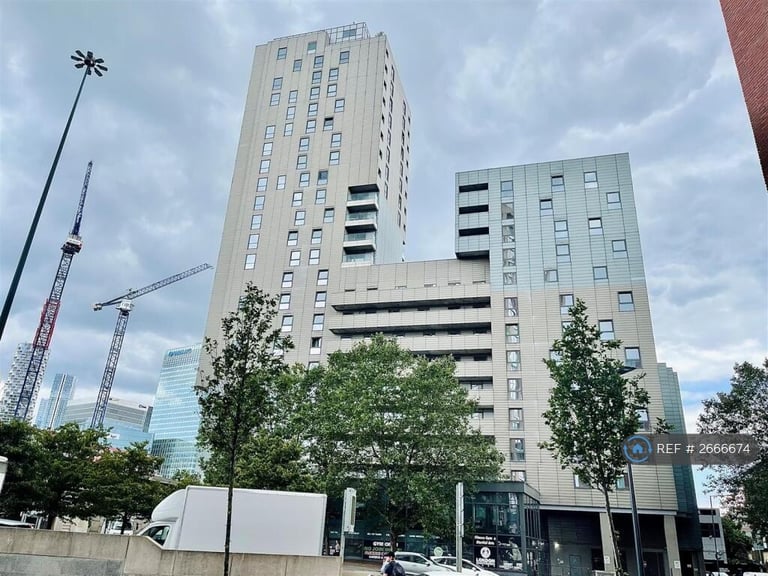 image for 1 bedroom flat in Wharfside Point South, London, E14 (1 bed) (#2666674)