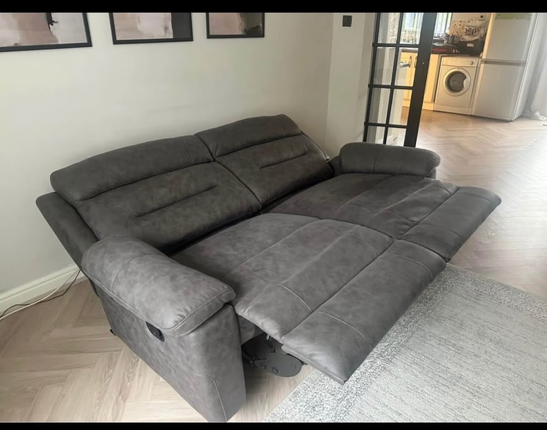 3 seater recliner sofa