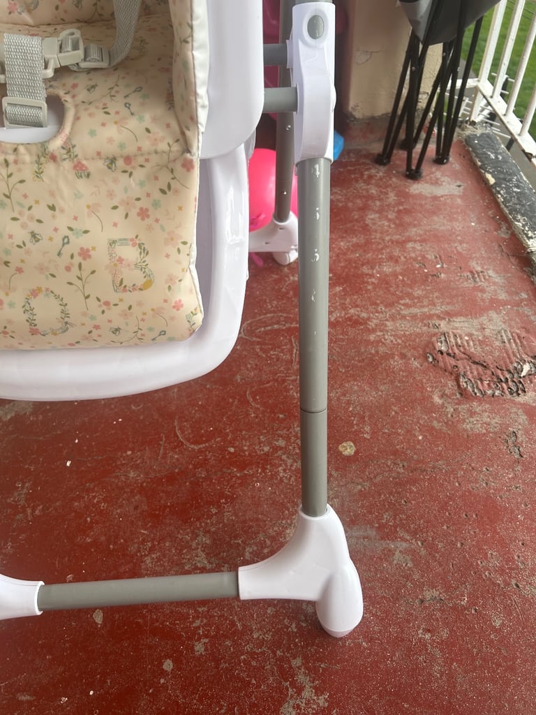 Mamas and papas high chair 