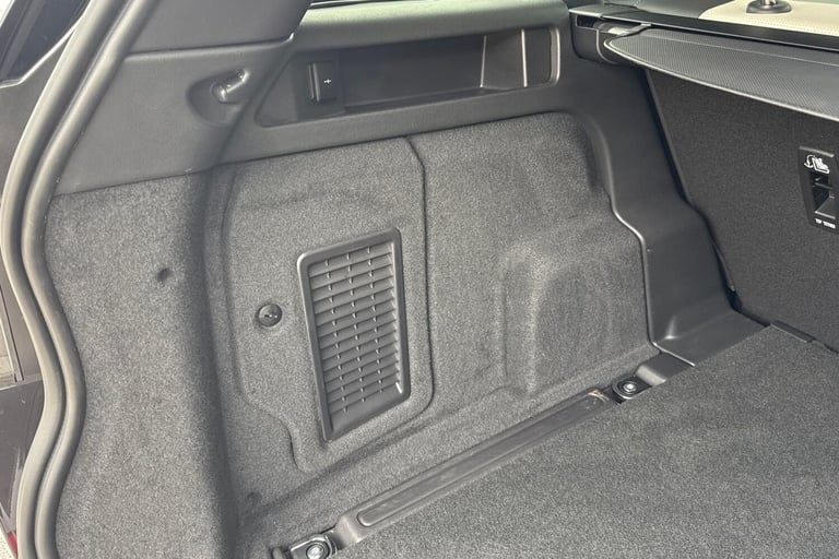 2025 Land Rover Discovery Sport 2.0 D200 Dynamic HSE 5dr SUV DIESEL Automatic