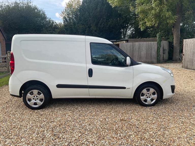 2016 Vauxhall Combo 2000 1.3 CDTI 16V H1 Sportive Van PANEL VAN Diesel Manual
