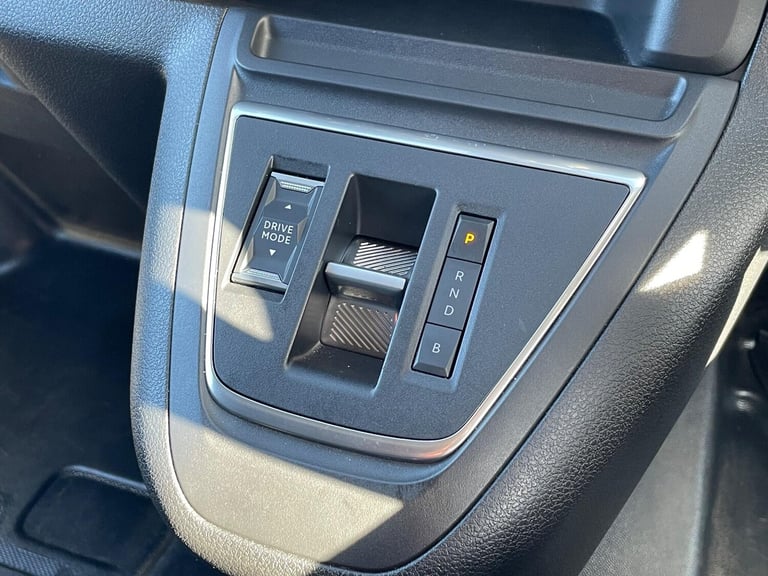 2024 Peugeot e-Expert e 1000 75kWh Professional Premium + Standard Panel Van Auto MWB 6dr (7kW Ch...