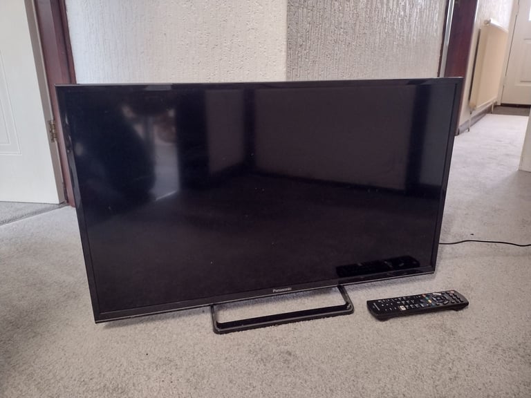 Panasonic 32 inch TV 