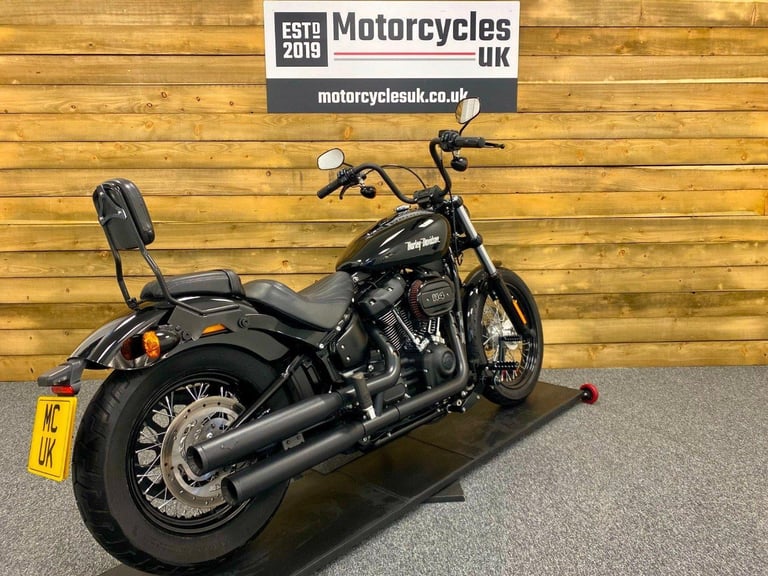 2021 Harley-Davidson FXBBS Street Bob 114, Only 5,023 Miles, Vance and Hines++