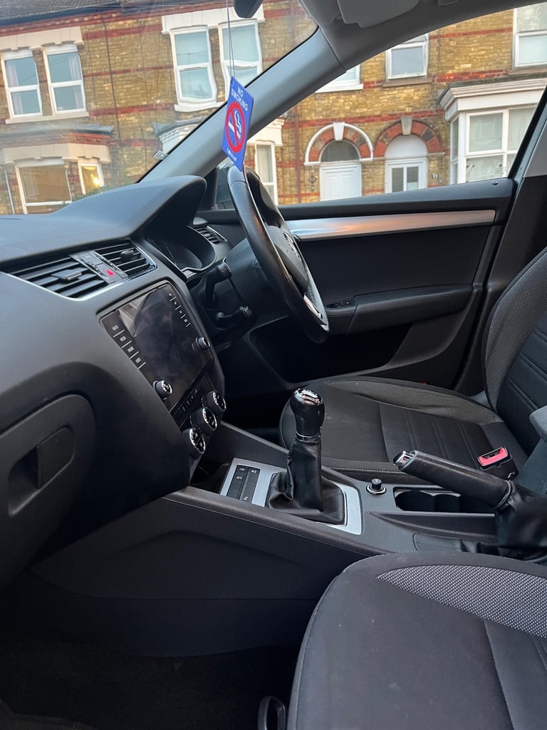 Skoda, OCTAVIA, Estate, 2017, Manual, 1598 (cc), 5 doors