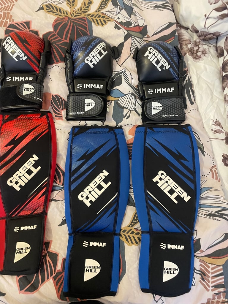 Boxing gloves 
