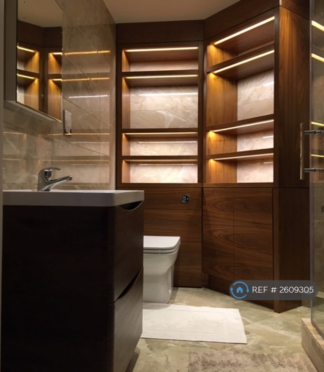 2 bedroom flat in Bridge Place, London, SW1V (2 bed) (#2609305)