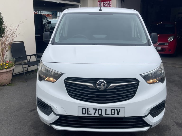 2020 Vauxhall Combo 2300 1.5 Turbo D 100ps H1 Sportive Van PANEL VAN Diesel Manual