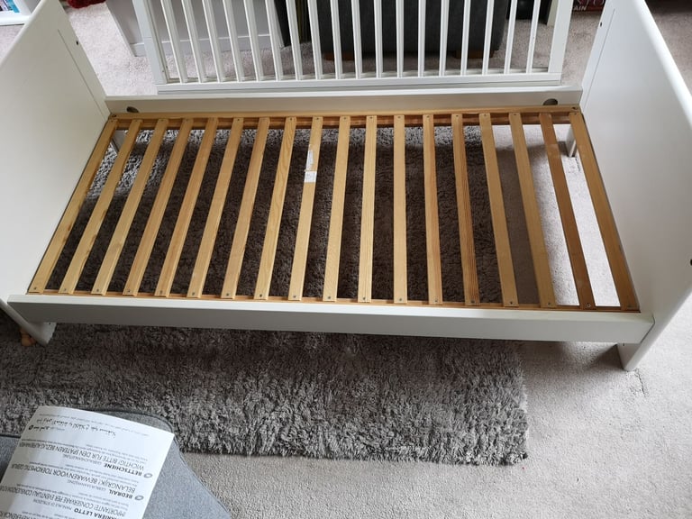Mamas and Papas Coastline cot and junior bed