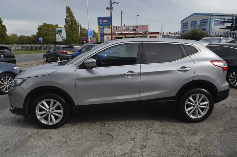 2016 Nissan Qashqai 1.2 DiG-T N-Connecta 5dr Xtronic 2016 3 OWNER SAT NAV AUTO HATCHBACK Petrol A...