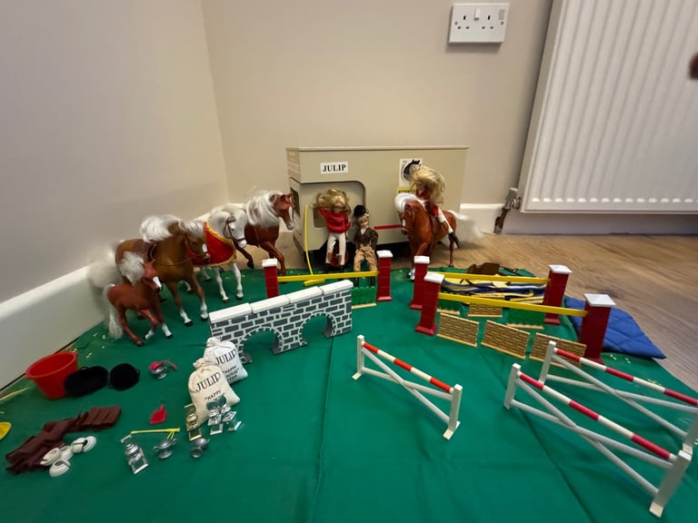 Original Julip horsebox & accessories 