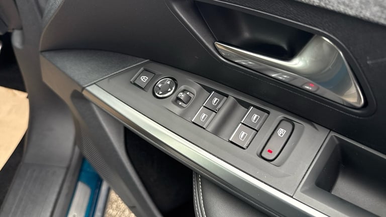 2024 Peugeot 3008 157kW GT 73kWh 5dr Auto Electric Estate Estate Electric Automatic