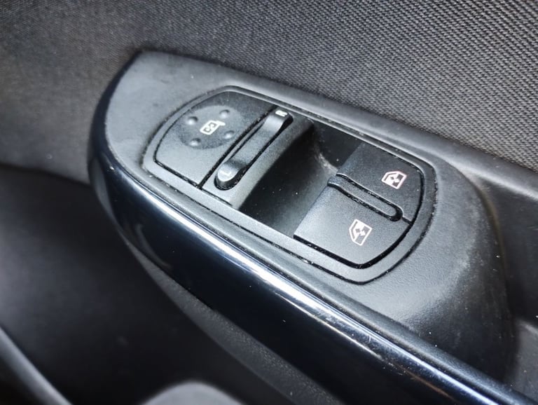 2018 Vauxhall Corsa 1.4i ecoTEC Energy Hatchback 5dr Petrol Manual Euro 6 (75 ps) Hatchback Petro...