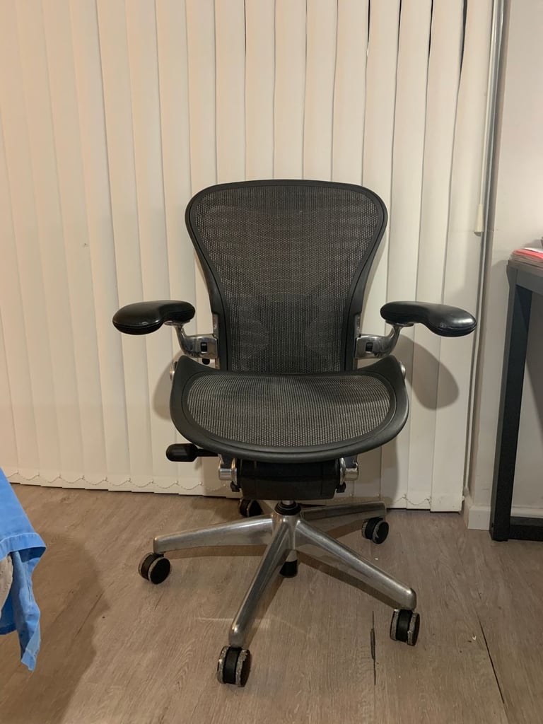 Desk chair, very comfortable, very good condition