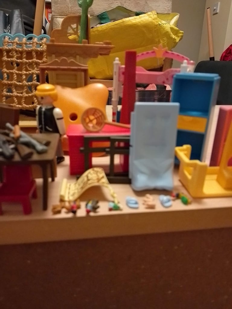 Complete Sylvanian furniture set for children - used condition.