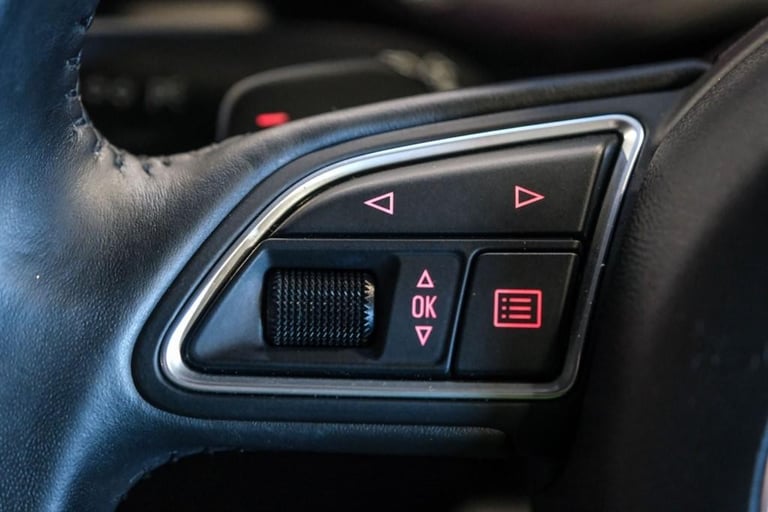 Audi A1 TFSI Sport Sportback MULTI-FUNCTION S/W DAB RADIO E/WINDOWS