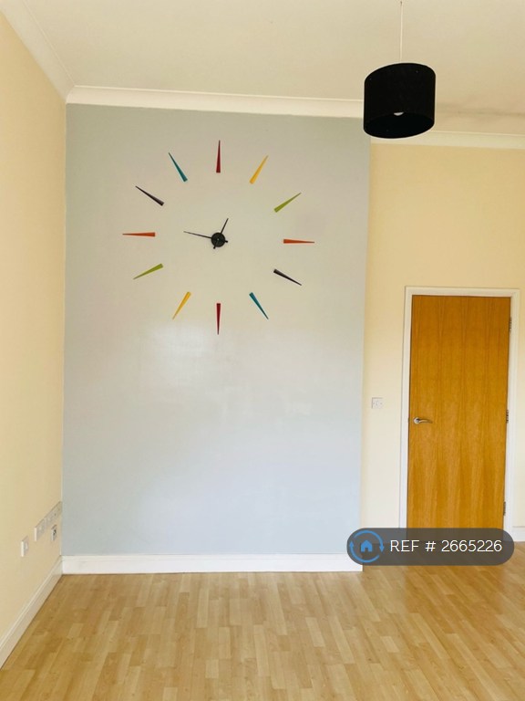 2 bedroom flat in Nightingale House, Nottingham, NG3 (2 bed) (#2665226)