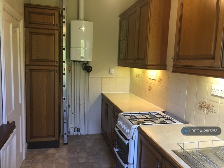 2 bedroom flat in Royal York Villas, Bristol, BS8 (2 bed) (#2617253)