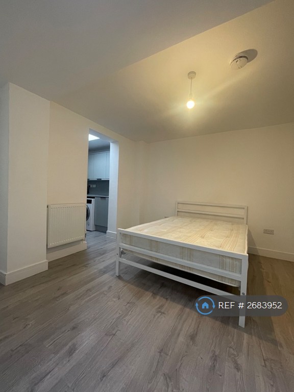 image for Studio flat in London, London, N18 (#2683952)