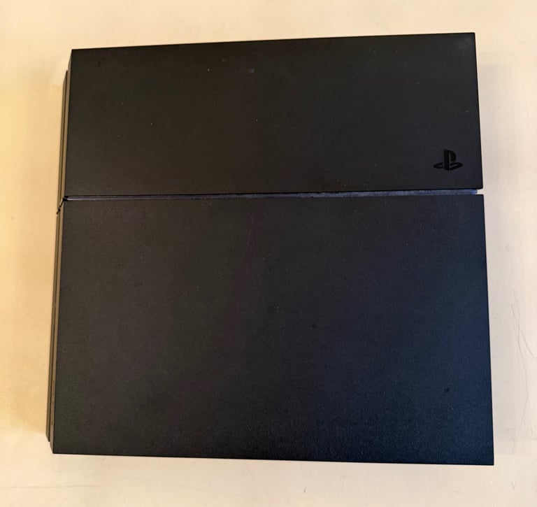 PlayStation 4 - 1TB (collect)