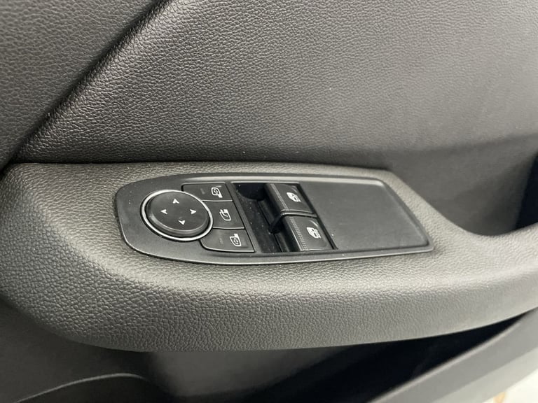 2020 Renault Clio 1.0 TCe Play Hatchback 5dr Petrol Manual Euro 6 (s/s) (100 ps) - AA INSPECT Hat...