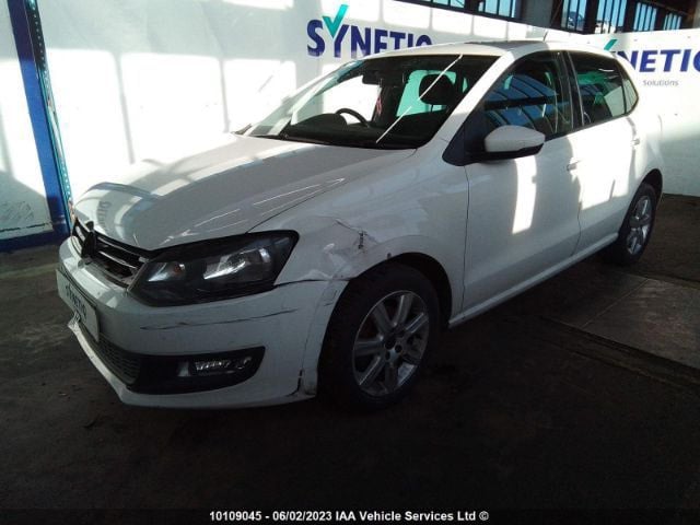 Volkswagen vw polo white breaking parts in stock 