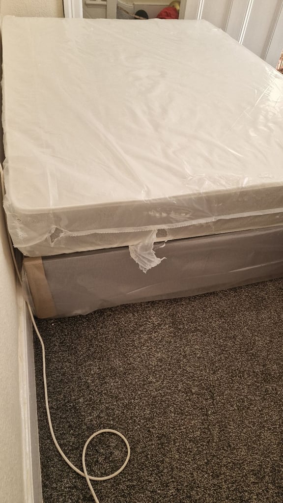 Brand New Divan Bed Bases & Mattress Never Used! Double bed 4ft6in x 6ft3in beds base single 3ft