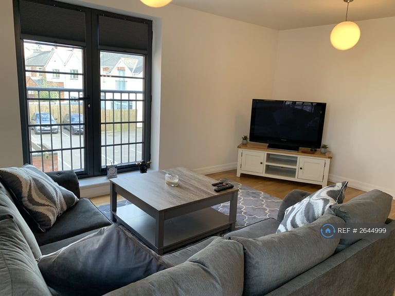 2 bedroom flat in Wallis Court, Leicester, LE2 (2 bed) (#2644999)