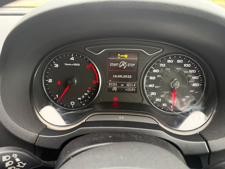 Audi, A3, Saloon, 2014, Manual, 1968 (cc), 4 doors