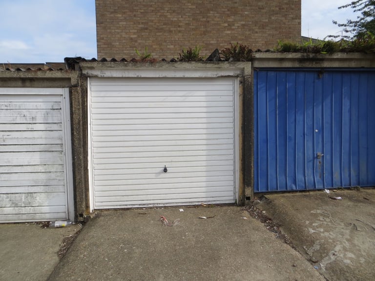 image for SS16 ~ Lock up Garage To Let - Dewsgreen, Basildon SS16 4NT - 12%(£16) reduced due DIY required. 