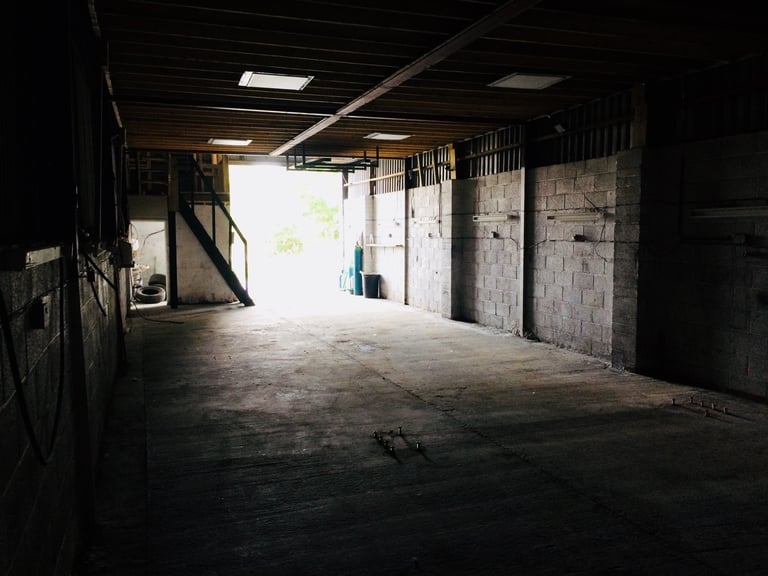 Industrial unit to let