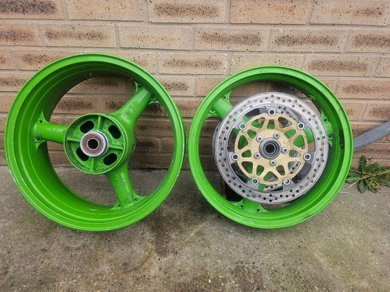 Kawasaki ZX-9R parts 00-01