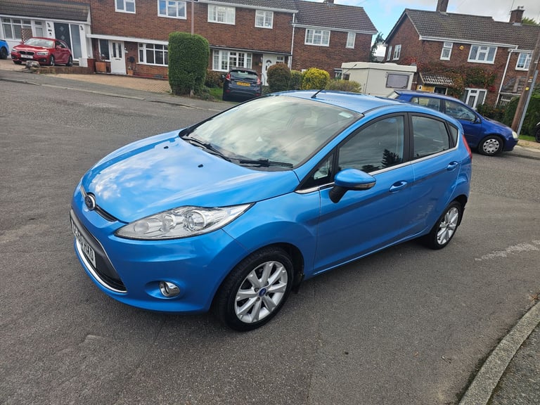 fiesta 1.4 zetec NEW RE.CON ENGINE 98K WITH RECEIPT LONG MOT JUNE 26 NEW CLUTCH 2KEYS drives perfe