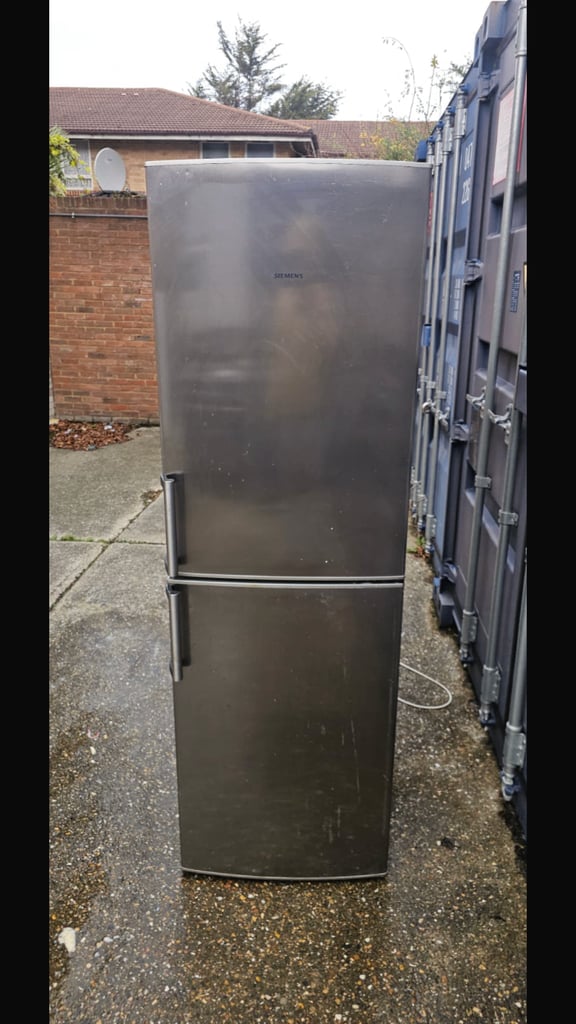 image for Used siemens stainless steel fridge freezer. Fully tested. With free delivery. 
