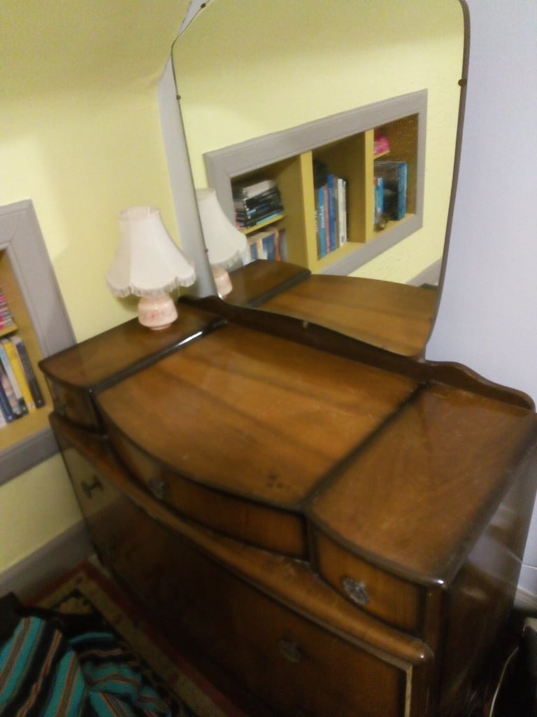 Dressing table
