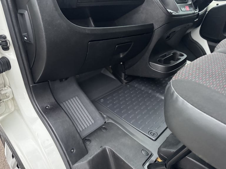 2021 Peugeot Boxer BLUEHDI 335 LOW LOADER / DROPSIDE / DROP &amp; GO / SPECIALIST VEHICLE - DIESE...