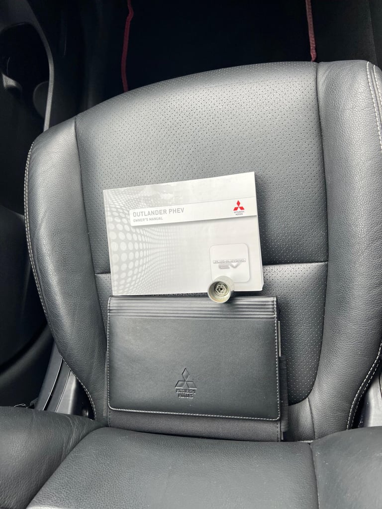  Mitsubishi Outlander 2.0h 12kWh GX3h CVT 4WD Euro 5 (s/s) 5dr Petrol/Electric Hybrid Automatic