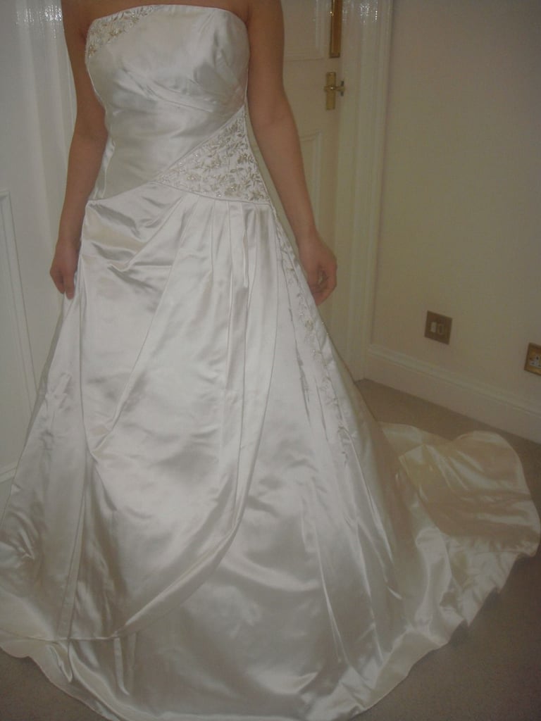 Brand New Wedding Dress size 8-10